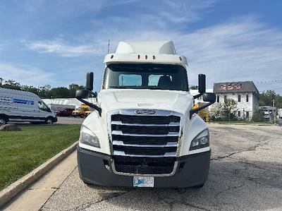 Used 2018 Freightliner Cascadia Detroit DD13 Semi Truck for sale #316662 - photo 2
