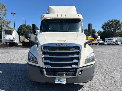 Used 2018 Freightliner Cascadia Detroit DD13 Semi Truck for sale #316704 - photo 2