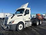 Used 2018 Freightliner Cascadia Detroit DD13 Semi Truck for sale #316860 - photo 3