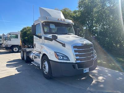 Used 2018 Freightliner Cascadia Detroit DD13 Semi Truck for sale #316885 - photo 1
