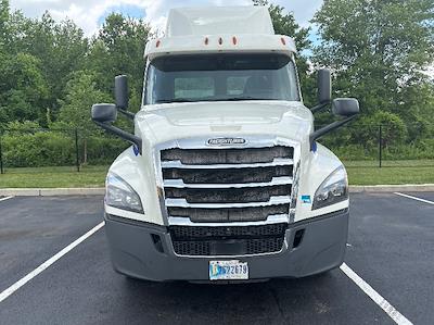 Used 2018 Freightliner Cascadia Detroit DD13 Semi Truck for sale #316908 - photo 2