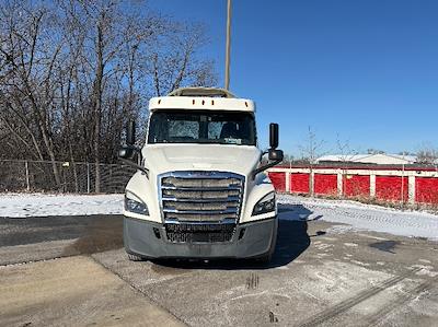 Used 2018 Freightliner Cascadia - photo 1