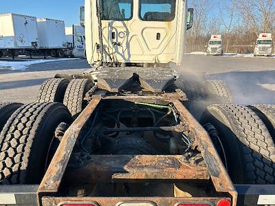 Used 2018 Freightliner Cascadia - photo 1