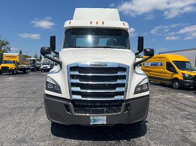 Used 2018 Freightliner Cascadia Detroit DD13 Semi Truck for sale #316966 - photo 2