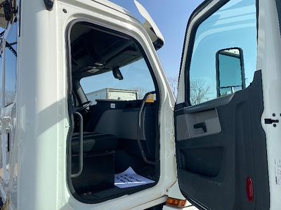 Used 2018 Freightliner Cascadia - photo 1