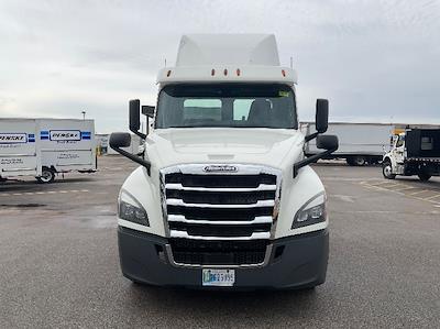 Used 2018 Freightliner Cascadia Detroit DD13 Semi Truck for sale #317171 - photo 2