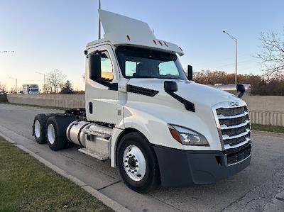 Used 2018 Freightliner Cascadia Detroit DD13 Semi Truck for sale #317182 - photo 1