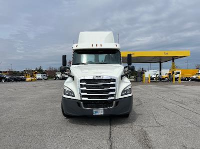 Used 2018 Freightliner Cascadia Detroit DD13 Semi Truck for sale #317187 - photo 2