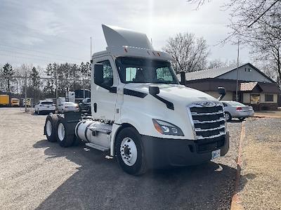 Used 2018 Freightliner Cascadia Detroit DD13 Semi Truck for sale #317188 - photo 1