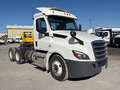 Used 2018 Freightliner Cascadia - photo 1