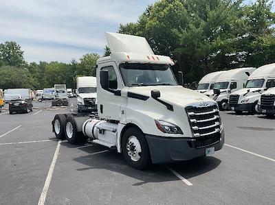 Used 2018 Freightliner Cascadia Detroit DD13 Semi Truck for sale #317291 - photo 1