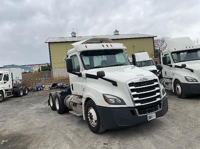 Used 2018 Freightliner Cascadia - photo 1