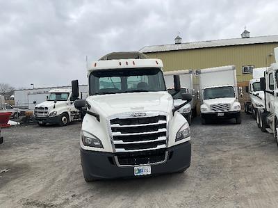 Used 2018 Freightliner Cascadia - photo 1