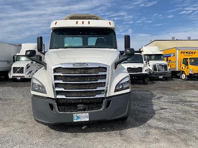 Used 2018 Freightliner Cascadia - photo 1