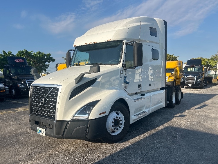 Used 2019 Volvo VNL - photo 5