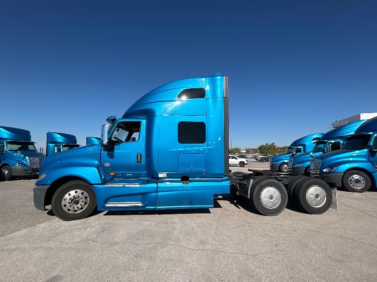 Used 2021 International LT - photo 6