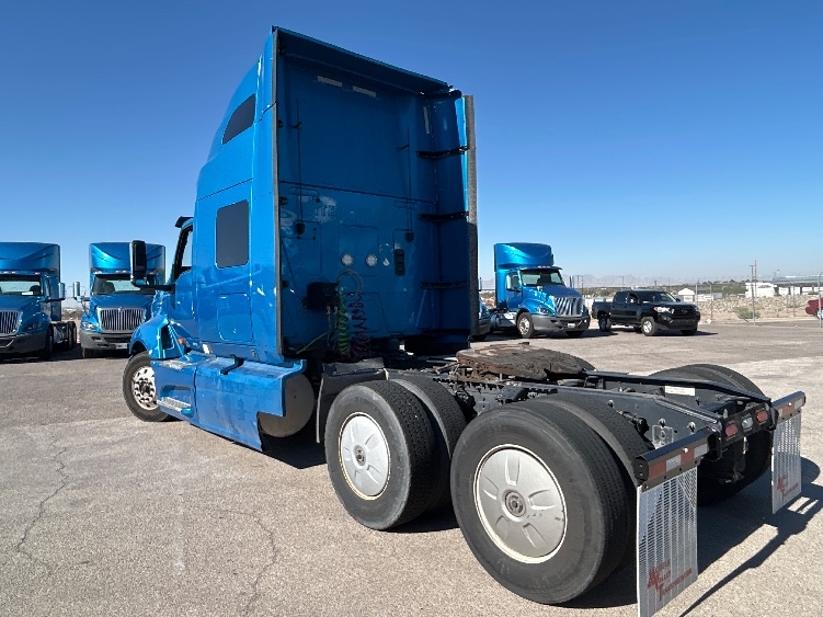 Used 2021 International LT - photo 7