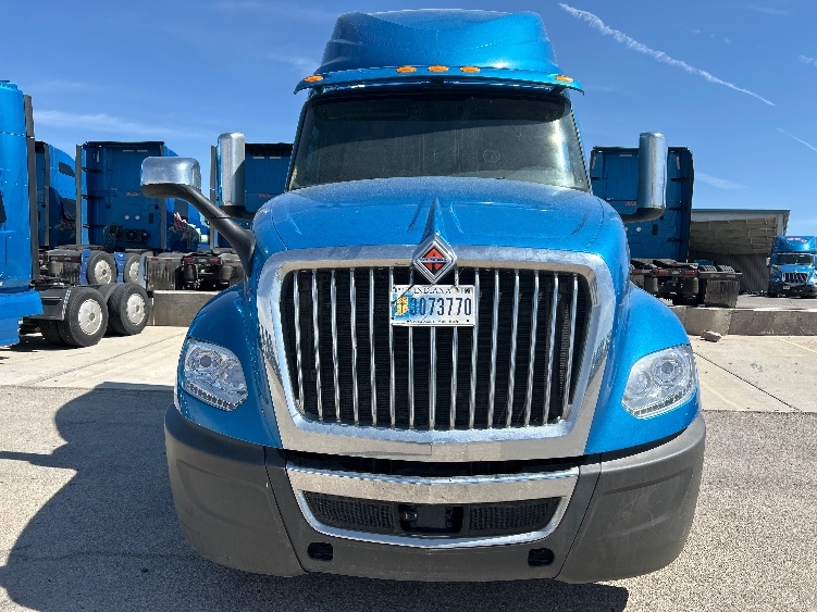 Used 2021 International LT - photo 2