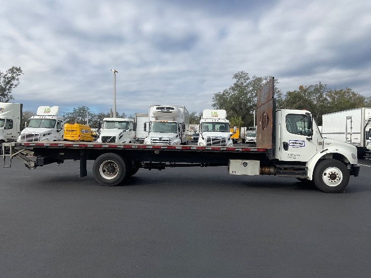 Used 2019 Freightliner M2 106 - photo 17