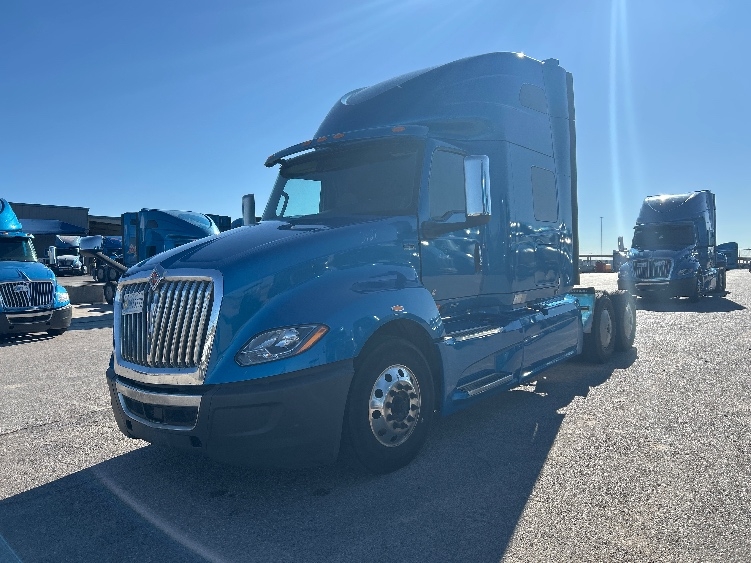 Used 2021 International LT - photo 5