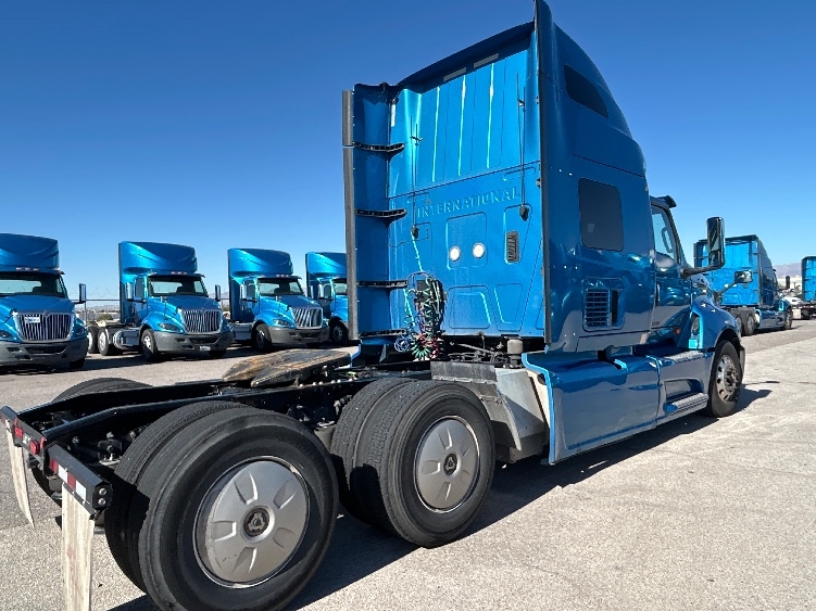 Used 2021 International LT - photo 9
