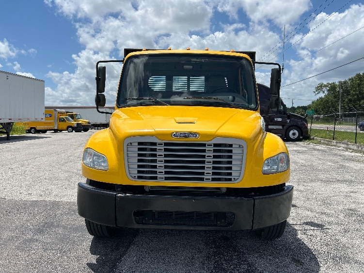 Used 2019 Freightliner M2 106 - photo 2