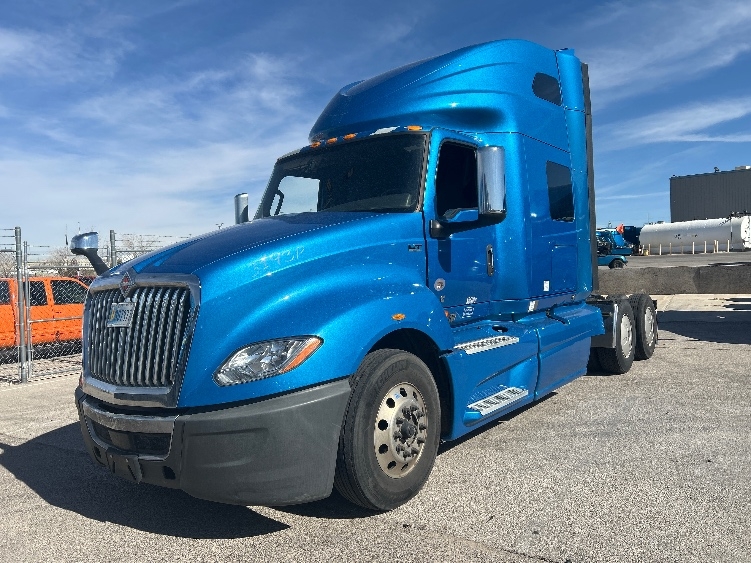 Used 2021 International LT - photo 5