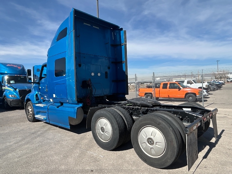 Used 2021 International LT - photo 7