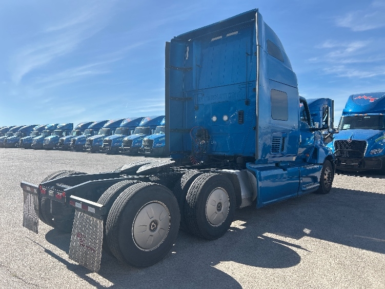 Used 2021 International LT - photo 9