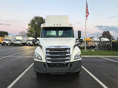 Used 2018 Freightliner Cascadia Detroit DD13 Semi Truck for sale #319584 - photo 2
