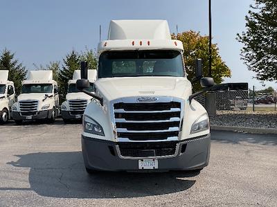 Used 2018 Freightliner Cascadia Detroit DD13 Semi Truck for sale #319585 - photo 2