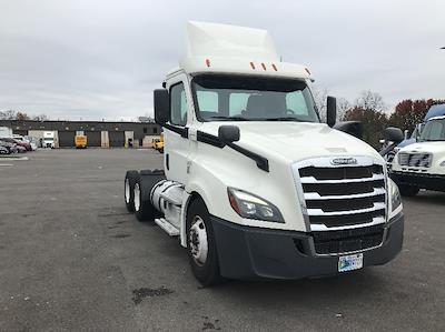 Used 2018 Freightliner Cascadia - photo 1