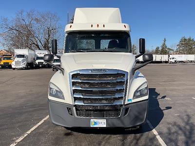 Used 2018 Freightliner Cascadia - photo 1