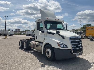Used 2018 Freightliner Cascadia Detroit DD13 Semi Truck for sale #319627 - photo 1