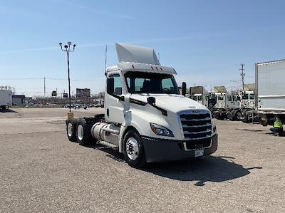 Used 2018 Freightliner Cascadia Detroit DD13 Semi Truck for sale #319632 - photo 1