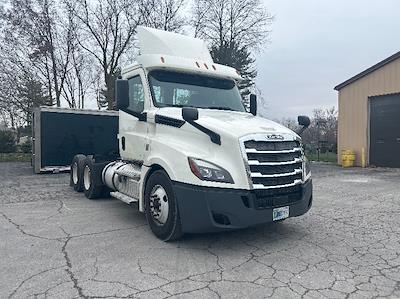 Used 2018 Freightliner Cascadia Detroit DD13 Semi Truck for sale #319653 - photo 1