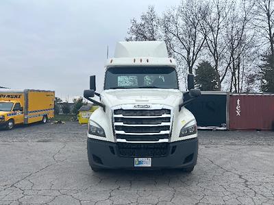 Used 2018 Freightliner Cascadia Detroit DD13 Semi Truck for sale #319653 - photo 2