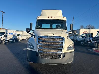 Used 2018 Freightliner Cascadia Detroit DD13 Semi Truck for sale #319666 - photo 2