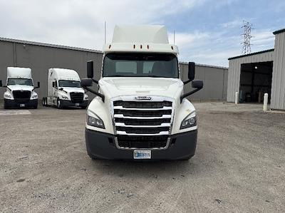 Used 2018 Freightliner Cascadia - photo 1