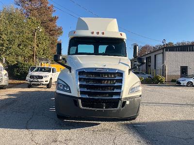 Used 2018 Freightliner Cascadia Detroit DD13 Semi Truck for sale #319674 - photo 2
