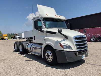 Used 2018 Freightliner Cascadia - photo 1
