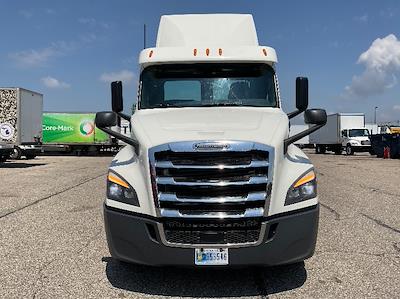 Used 2018 Freightliner Cascadia - photo 1