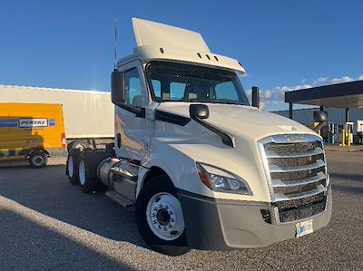 Used 2018 Freightliner Cascadia Detroit DD13 Semi Truck for sale #319716 - photo 1