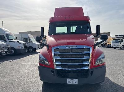 Used 2018 Freightliner Cascadia - photo 1