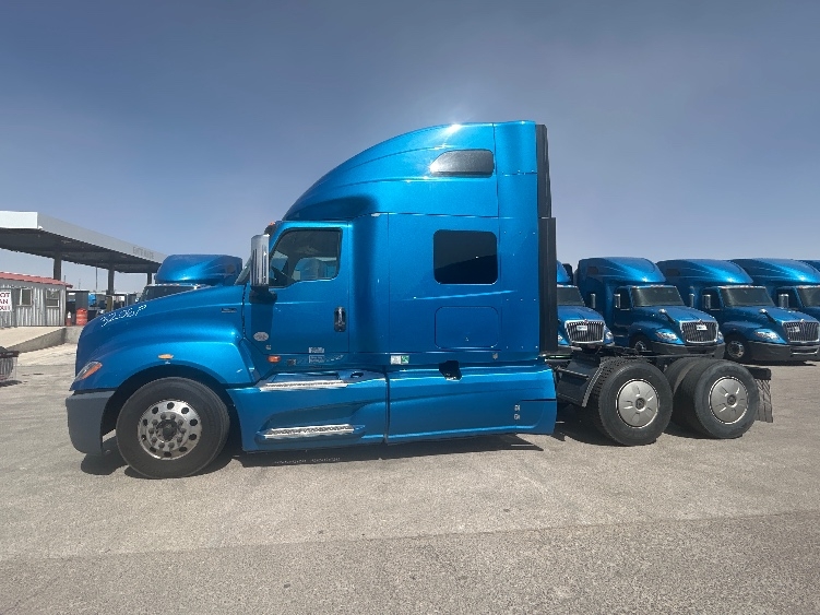 Used 2021 International LT - photo 6
