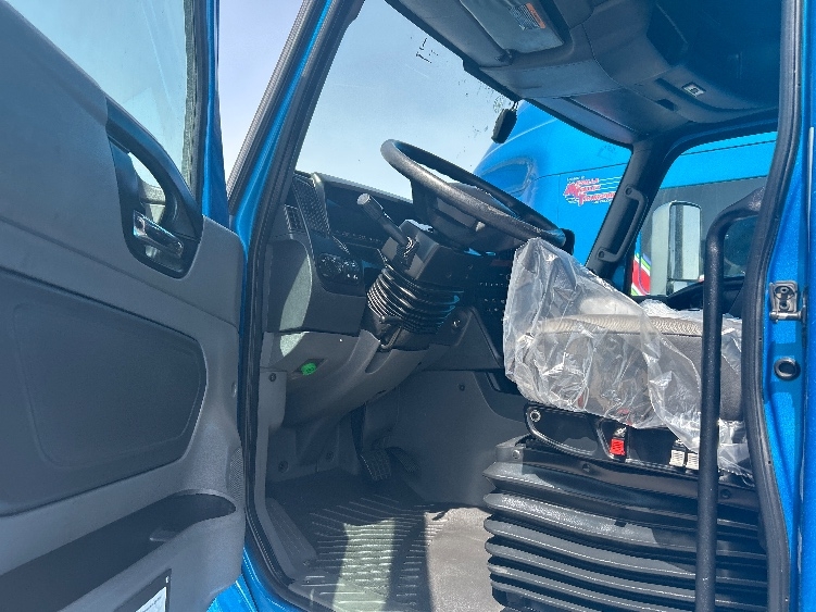 Used 2021 International LT - photo 11