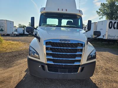 Used 2019 Freightliner Cascadia Detroit DD13 Semi Truck for sale #321082 - photo 2