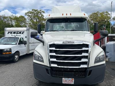 Used 2019 Freightliner Cascadia Detroit DD13 Semi Truck for sale #321104 - photo 2