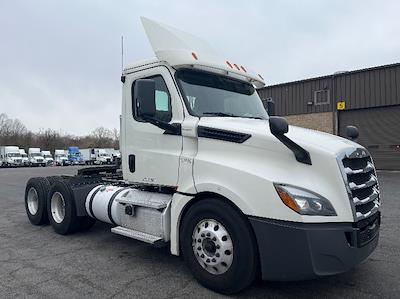 Used 2019 Freightliner Cascadia - photo 1