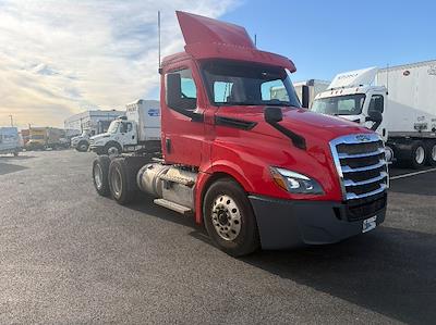 Used 2019 Freightliner Cascadia - photo 1